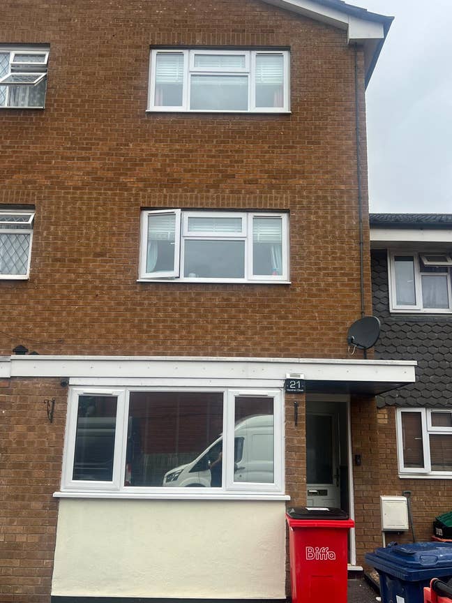    Studio  Flat  in  Greenford  UB6  Main Photo