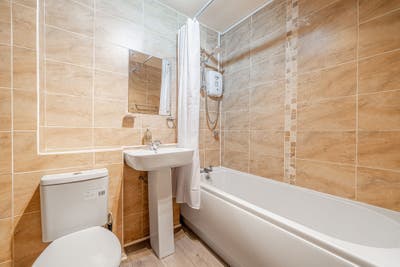 2 bedroom Apartment near Queens Park Main Photo