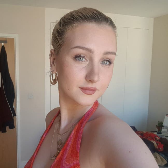 Professional Female seeks a double room Main Photo