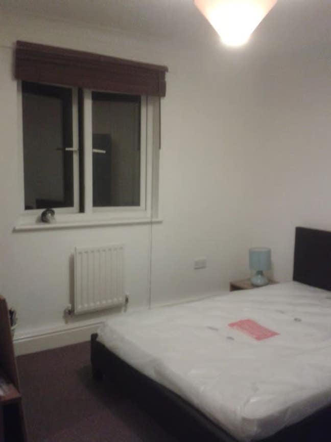Spacious Double Room Available in Reservoir, CR7 Main Photo