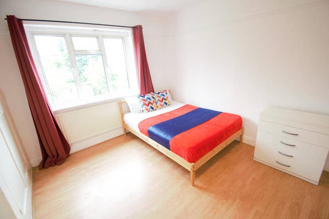 Fully Furnished, Large Room – All Bills Covered! Main Photo
