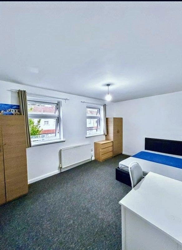 Single & Double Rooms available in East Ham  Main Photo