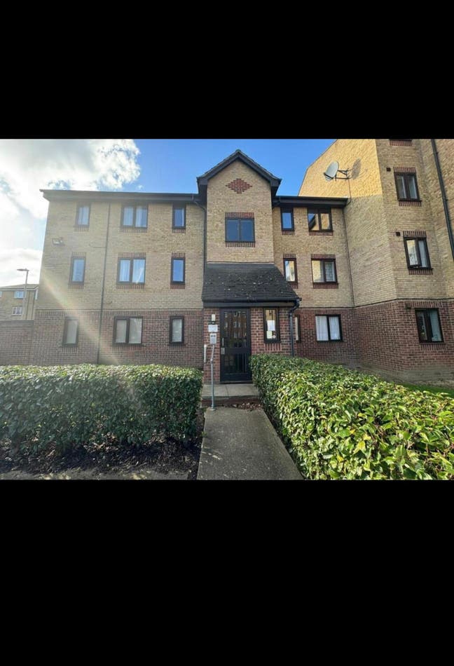 Studio Flat in RM10 Available Main Photo