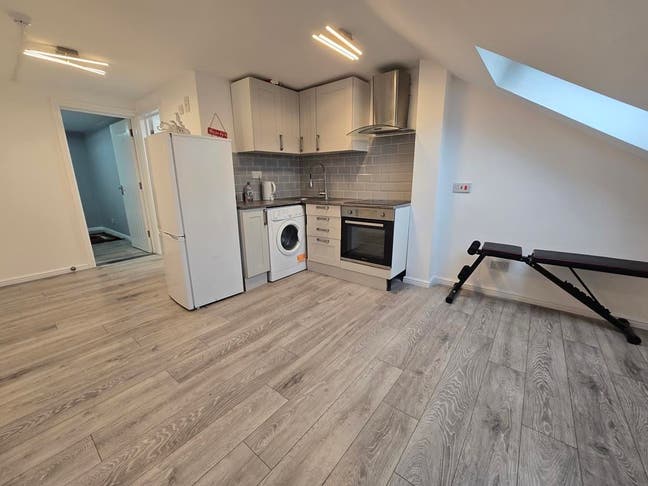 Some Bills Inclusive Smart 1 Bed Flat  Main Photo