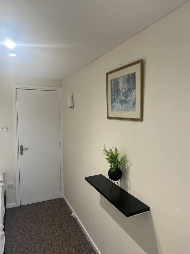 Double room in two bed flat.  Main Photo