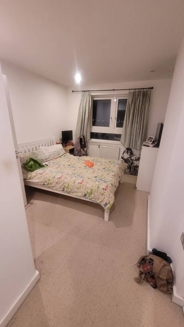En suite room in 2 Bedroom Flat Main Photo