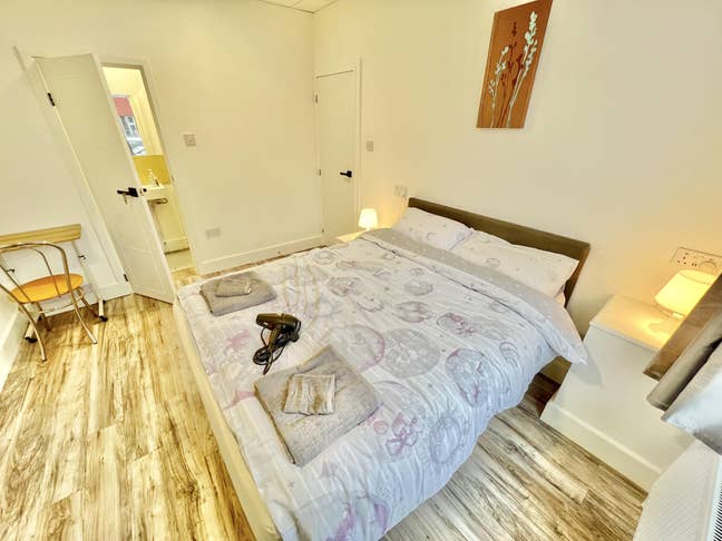 New Lux En-Suite spacious bedroom Main Photo