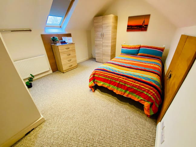 🌟 Spacious Double Room in Hanger Lane – Zone 3 🌟 Main Photo