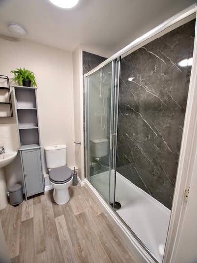 En-Suite Room, Bills Inc. — Old Town 🚿 Main Photo