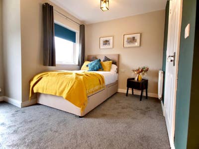 En-Suite Room, Bills Inc. — Old Town 🚿 Main Photo