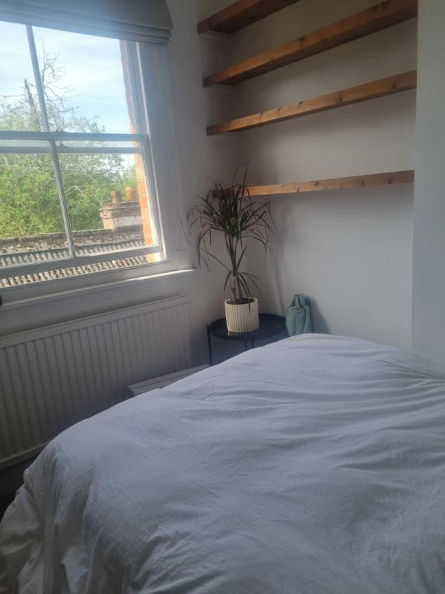 Mon-Fri Double room for professional in Haddenham Main Photo