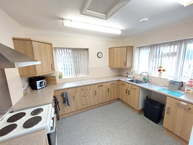 Rooms from &pound;400 all bills included in Dordon Main Photo