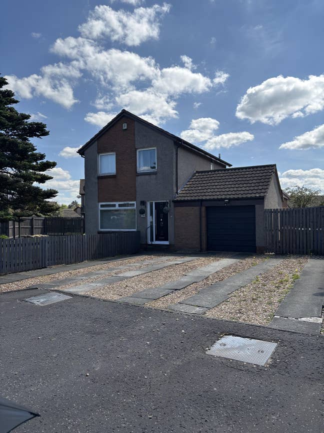 Double room to rent in Livingston  Main Photo