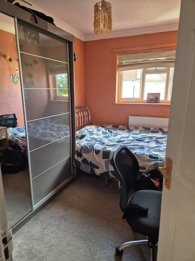 Double Room to Rent Main Photo