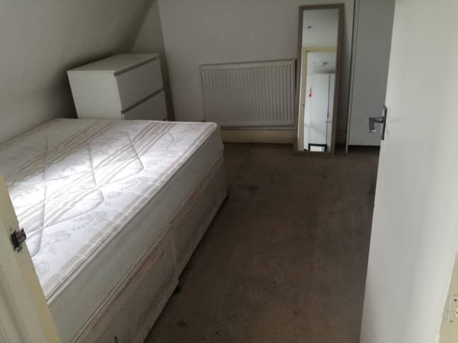 Rooms in Spacious 5-Bed Flat – Oval SW9 Main Photo