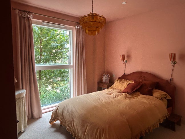 Pink dream flat in south east london Main Photo
