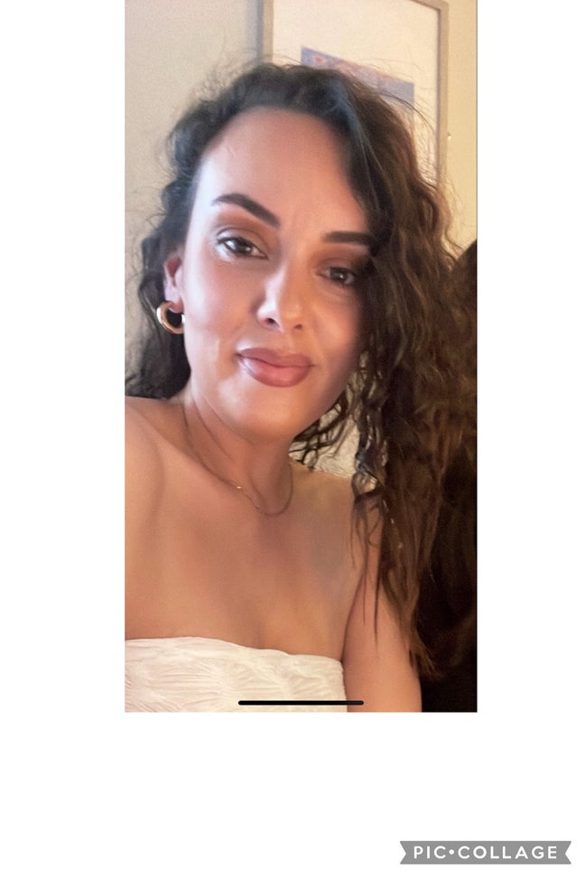 Professional easy going girl  Main Photo