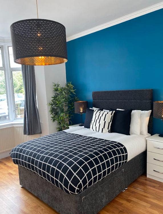 Modern Furnished Room Near Station Main Photo