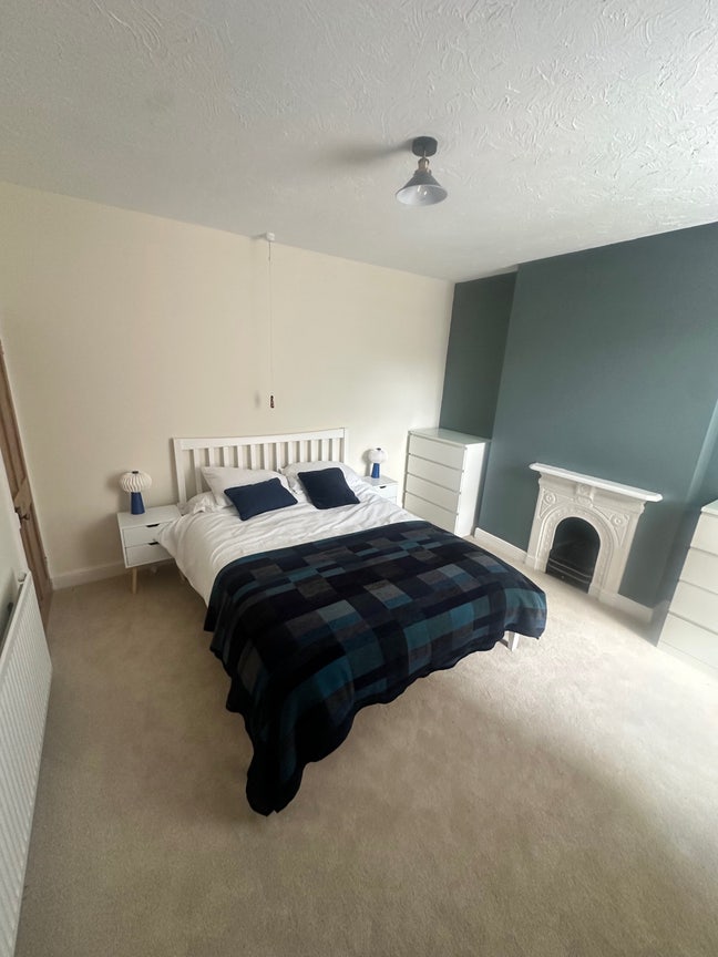 Big double room - 5 mins from Kettering railway Main Photo