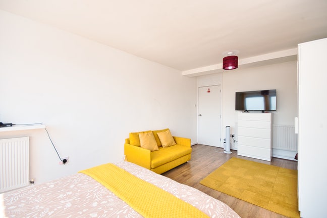 Gorgeous 3 Bed Maisontte flat in Stokenwington N16 Main Photo
