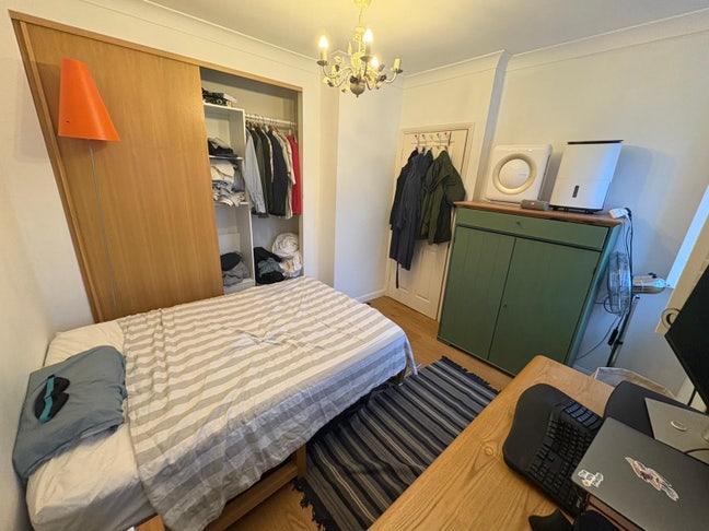 Well furnished 3-bed terraced house with garden Main Photo