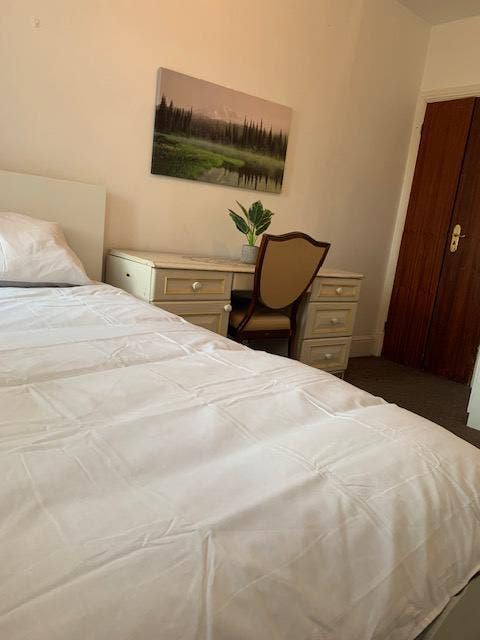 En suite, Osterley TW74QN available   Main Photo