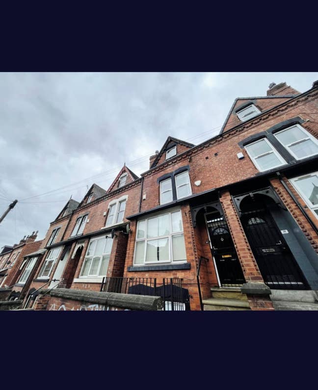 Urgent tenancy takeover Leeds year 2 student house Main Photo