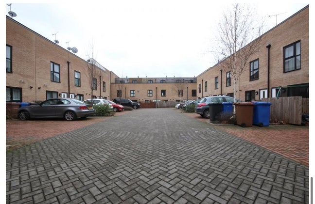 Bills included professional house share-The Quays Main Photo