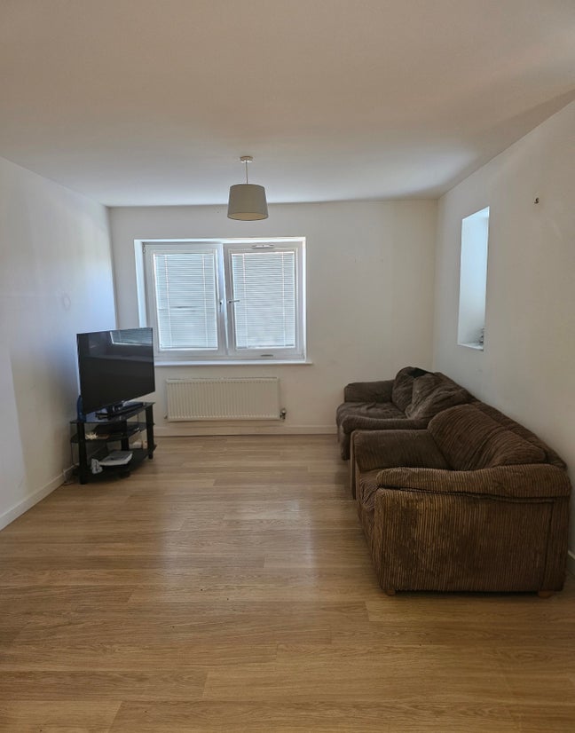 Double Room Available – Greenhithe  Main Photo