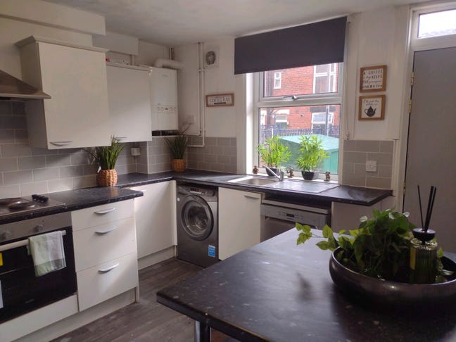 ✨🏠Exceptional Houseshare To Rent 🤩✨ Main Photo