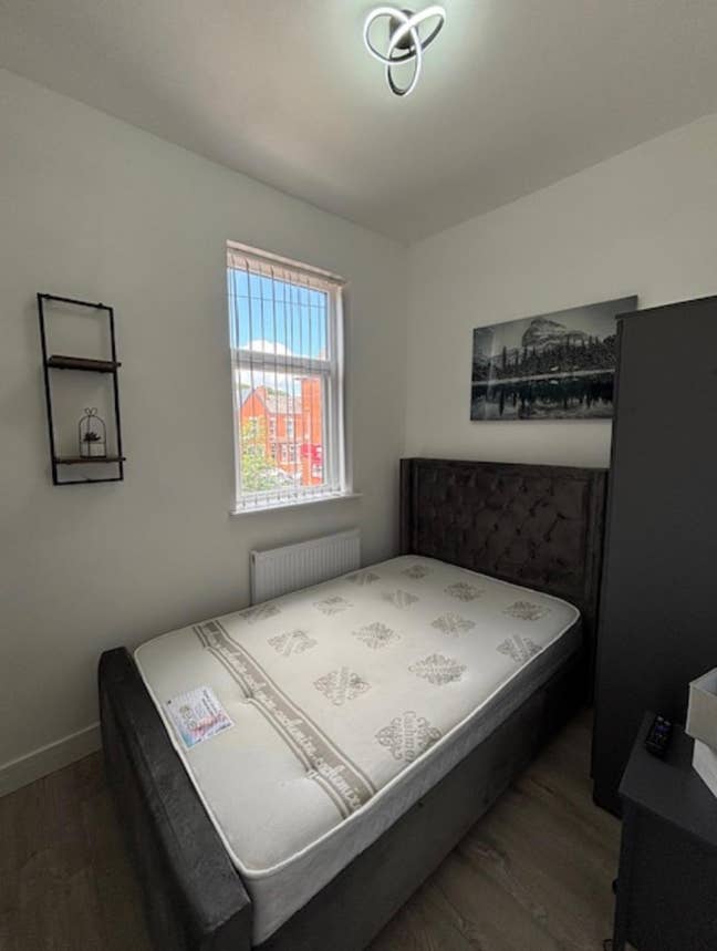 Modern, luxury fully furnished  Main Photo