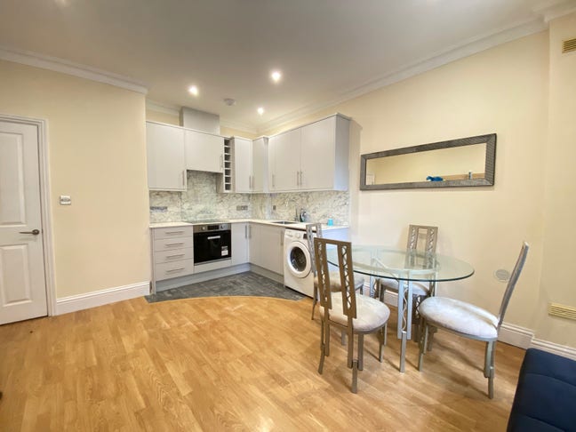**1 Bed Flat** West Ealing** Hartington Rd** Main Photo