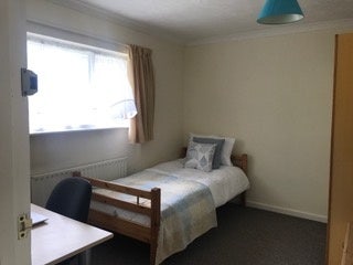 Room available 5 min walk to Uni of Hertfordshire Main Photo