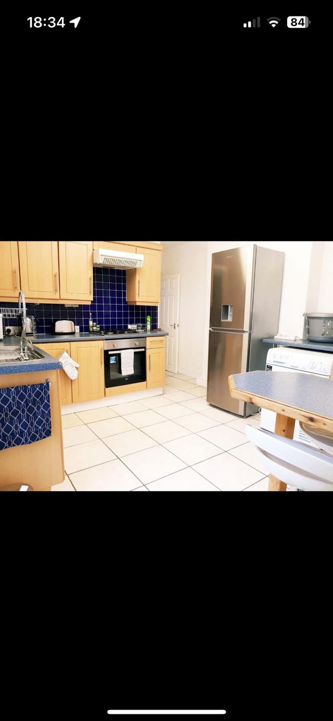 Flatshare available from October  Main Photo