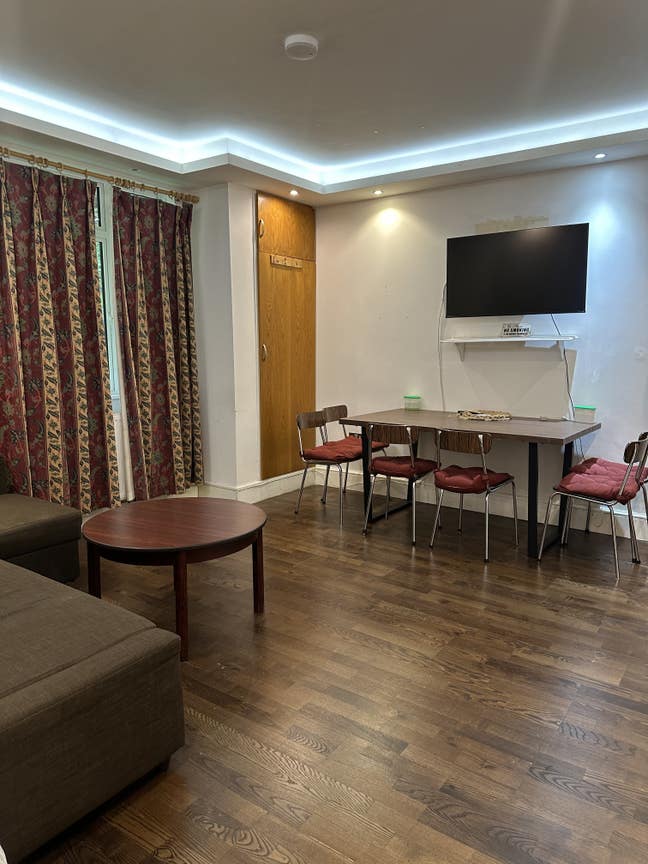 3 - 4 bedroom Flat in Bayswater  Main Photo