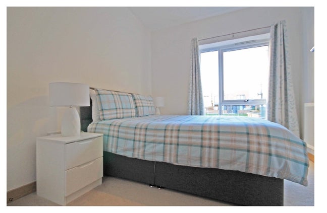 2 Double rooms in semi-detached share house  Main Photo