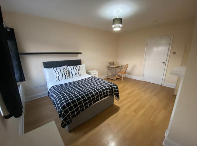Bright and Lovely Large Room Main Photo