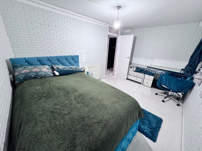 Double room available Main Photo
