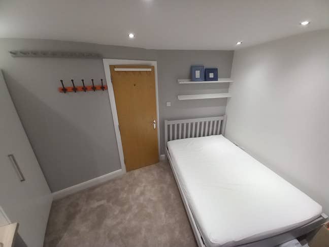 Furnished Double Room with Balcony and Bill's Incl Main Photo