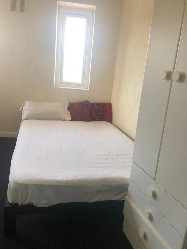 Big Double Room to Let - Dagenham RM8  Main Photo