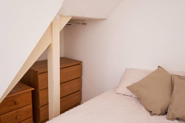 Single Room Moments from Portobello Road!! Main Photo