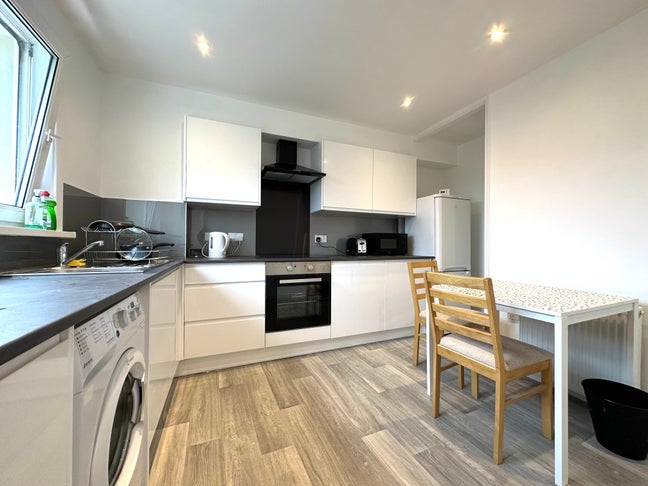 2 bedroom flat close to Heriot Watt & NapierCampus Main Photo