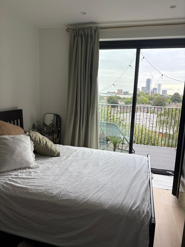 Looking for a flatmate to join me in my 2 bed flat Main Photo