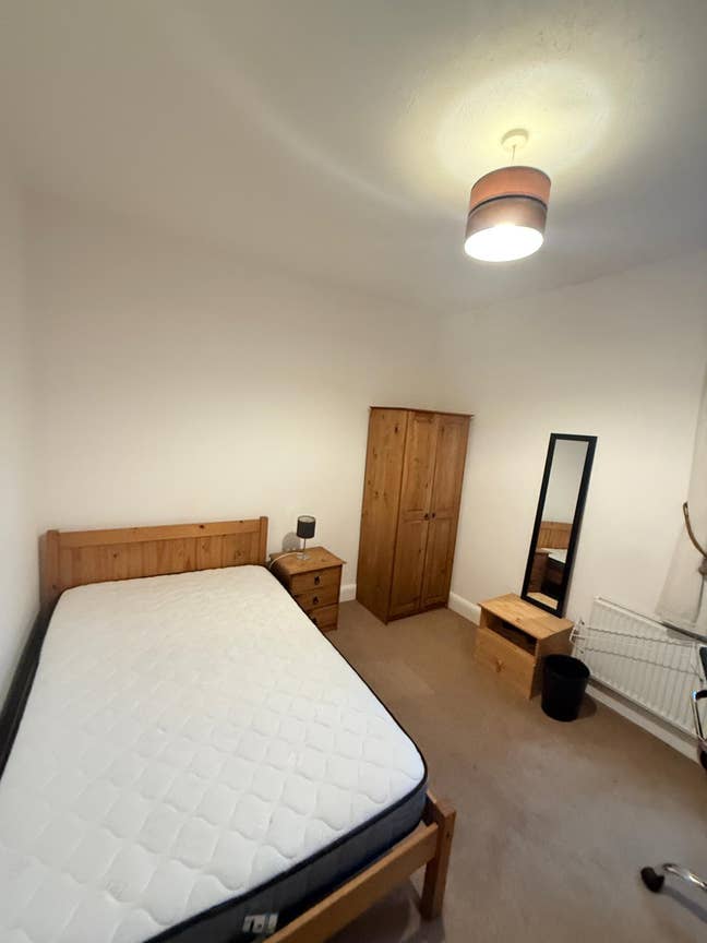  Student Let in Beautiful Victorian House Main Photo
