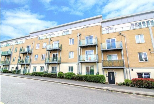 Modern 1 Bed Flat With Parking in Brentwood Main Photo