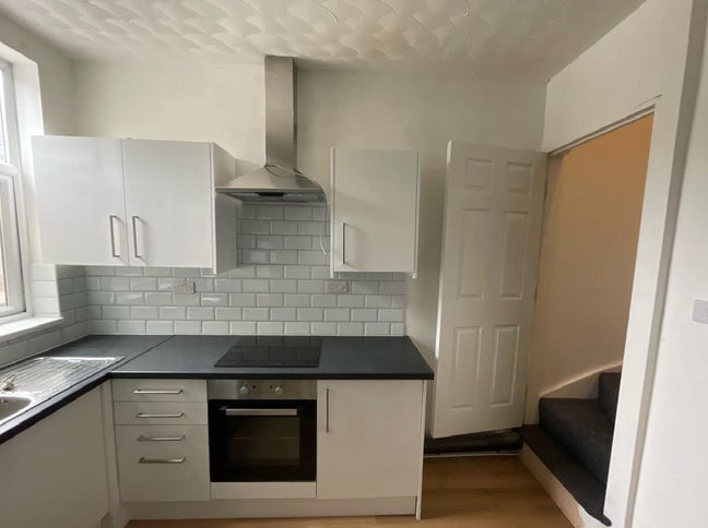 Superb Ensuite Double Room 5min from UHNM Hospital Main Photo