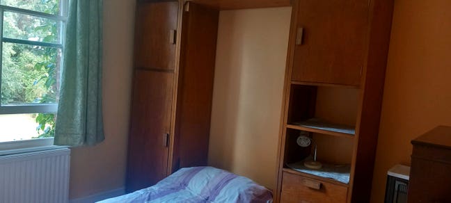 Single Room Main Photo