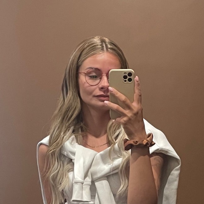Hey! I’m looking for a room up to 1.2k and ... Main Photo