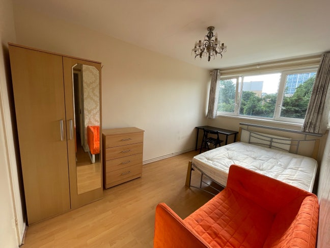 Vibrant DBL room ✨| 8min walk to Limehouse 🚂  Main Photo