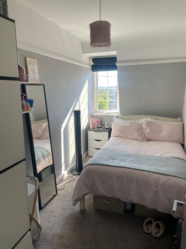 Double room in spacious 3 bed Tooting flat  Main Photo